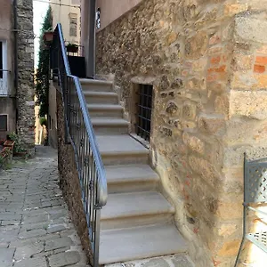 https://appartamento-centro-storico-castagneto-carducci.it-tuscanyhotel.com